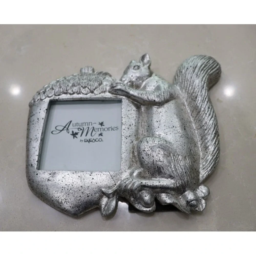 Enesco Autumn Memories Metal Squirrel with Acorn Picture Frame *read description